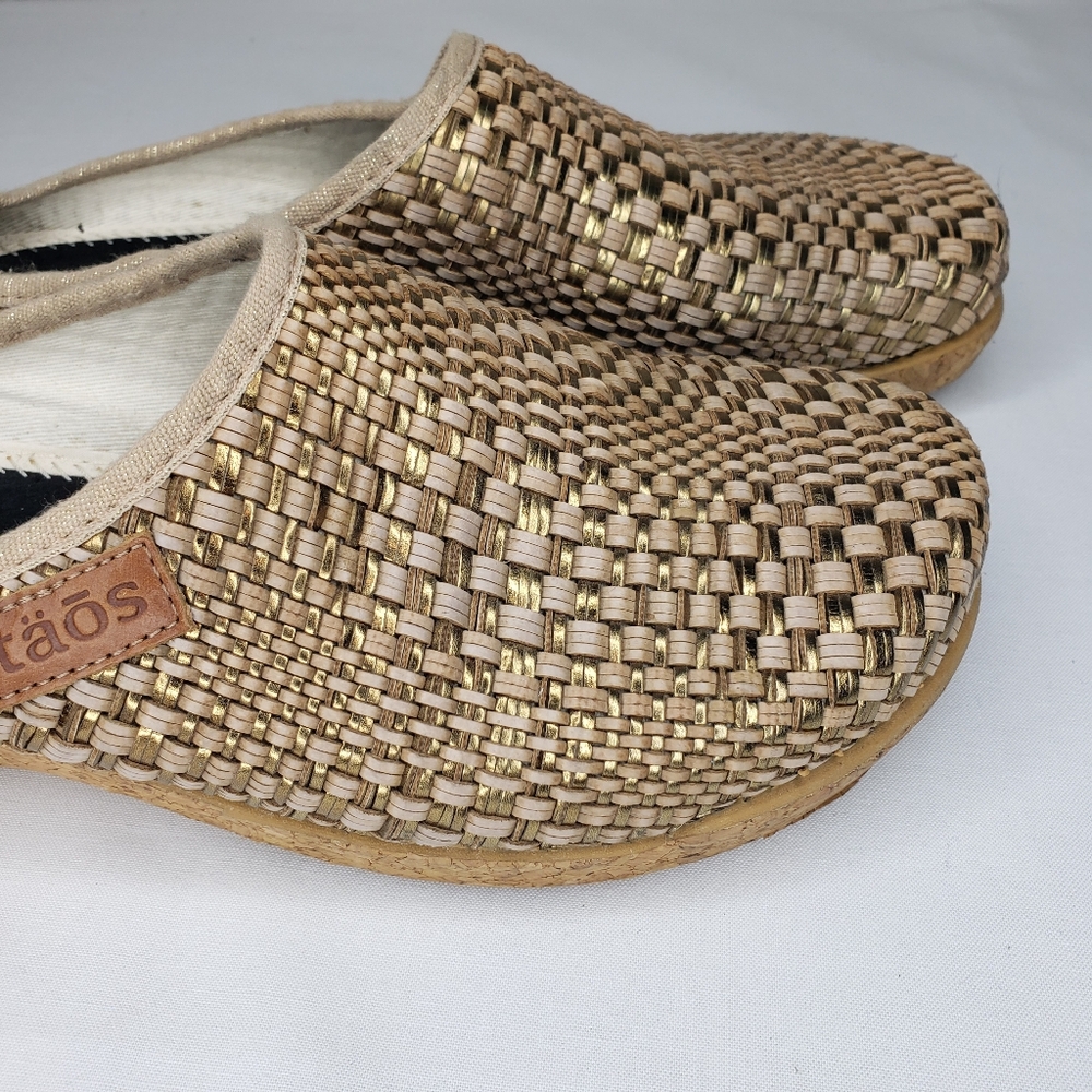Taos Primeavera Mule Clogs Womens Size 38 EU 7.5 US Biege Metalic Woven Slip On - Picture 5 of 13